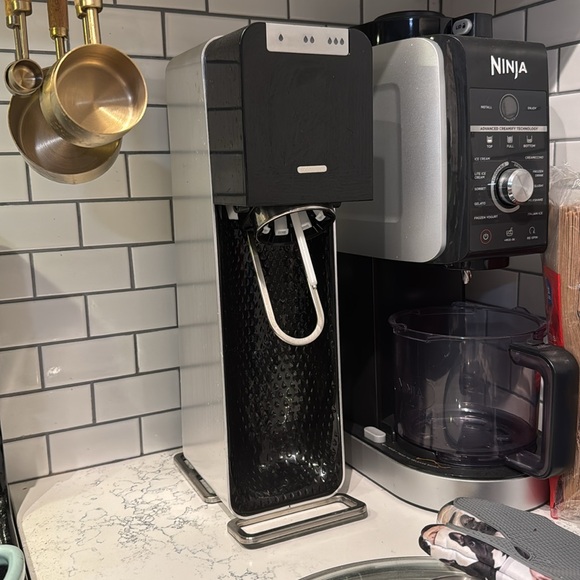 Soda Stream - Picture 1 of 2